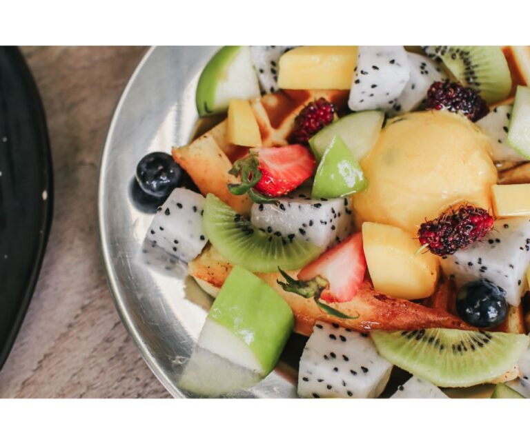 mixed-fruit-salad-in-a-plate